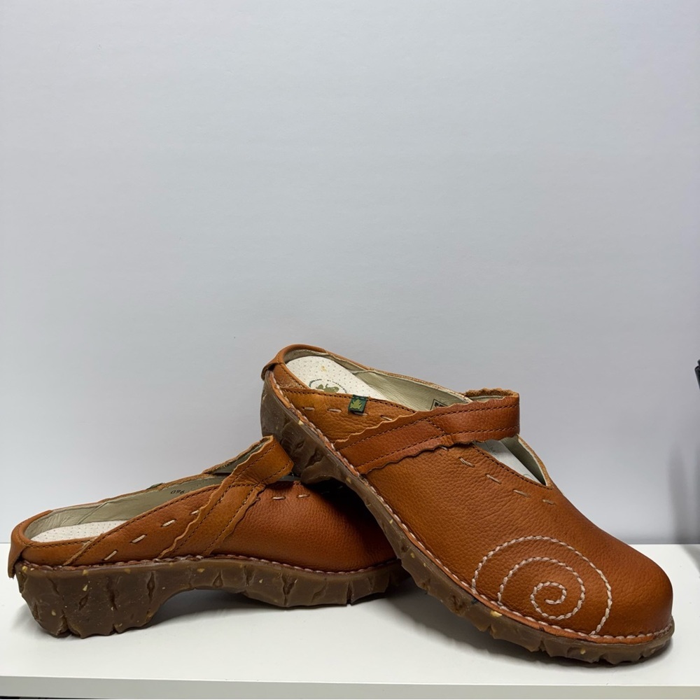 NWT El Naturalista Women’s Brown Leather Slip-On Clogs Size 10 - Picture 2 of 13